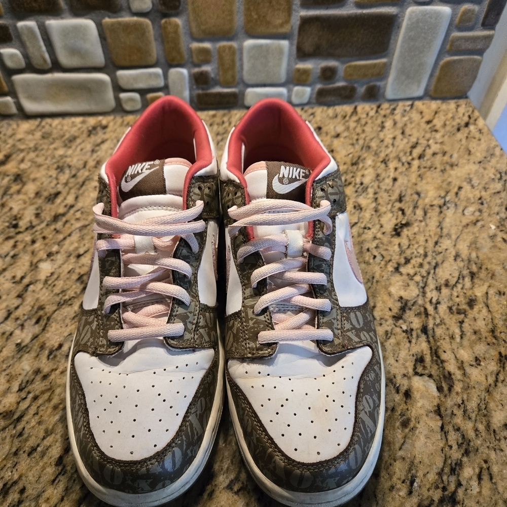 Vintage Nike Dunk Low XOXO Valentine's Day Size 7Y - Picture 2 of 9